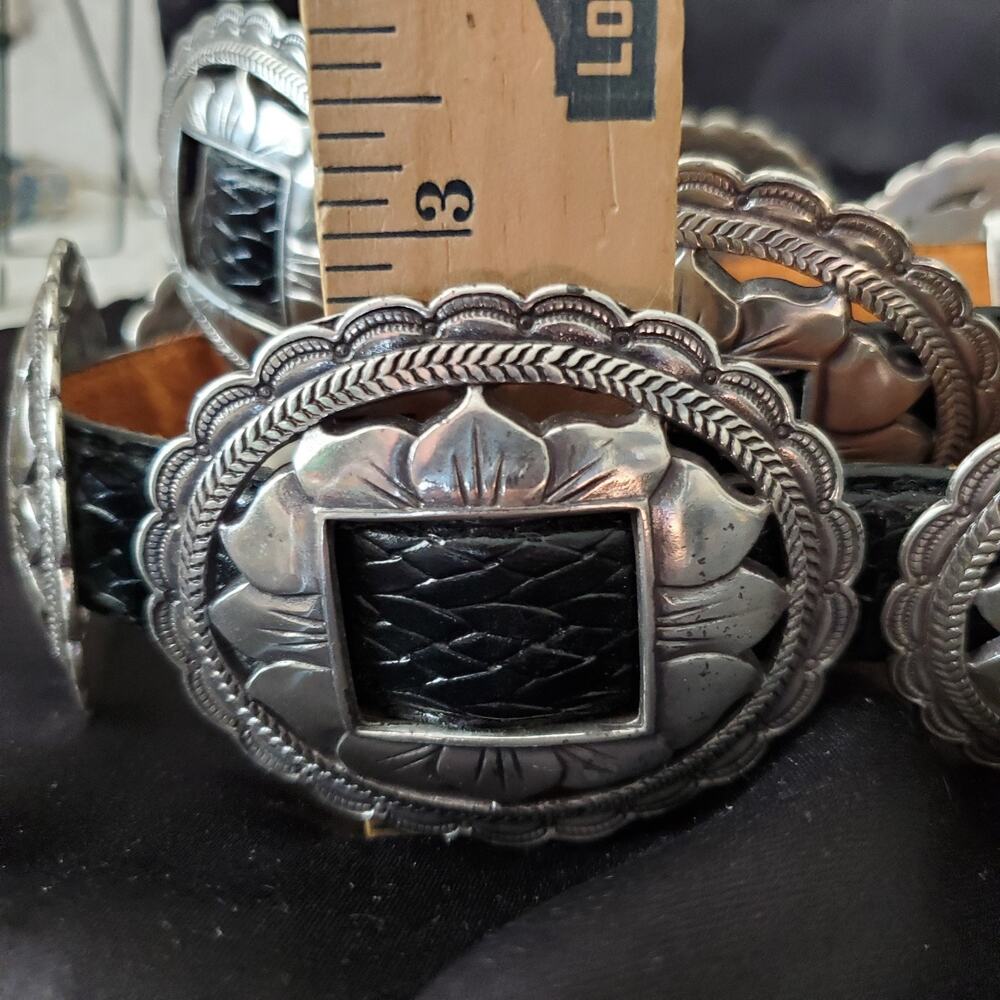 Vintage BRIGHTON 1993 Women's Black Leather Belt Silver Concho Sunflower 37" - Picture 9 of 9